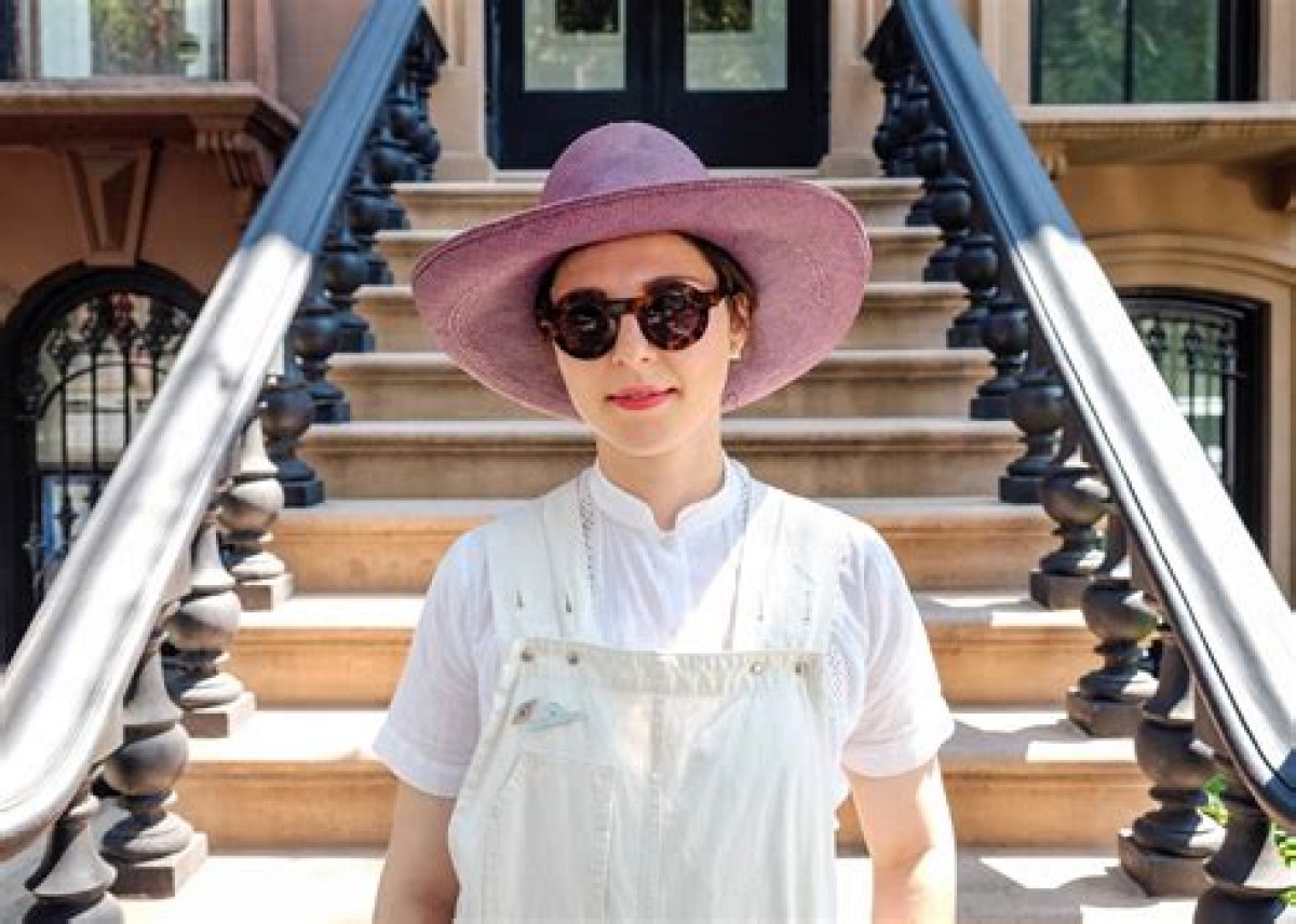 Julia Sherman’s Boyfriend: Who Is Julia Sherman Dating?