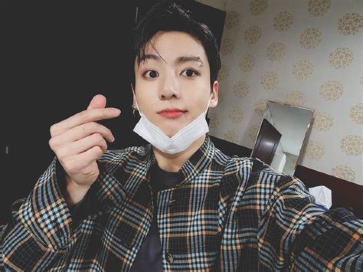 Jungkook’s Most Lavish Purchases and Quirky Spending Revealed: Bts’ Golden Maknae Splashes Millions on Itaewon Property, Mercedes Cars and Designer Clothes … but Also Buys Weird Stuff Like Suga’s Old Trousers