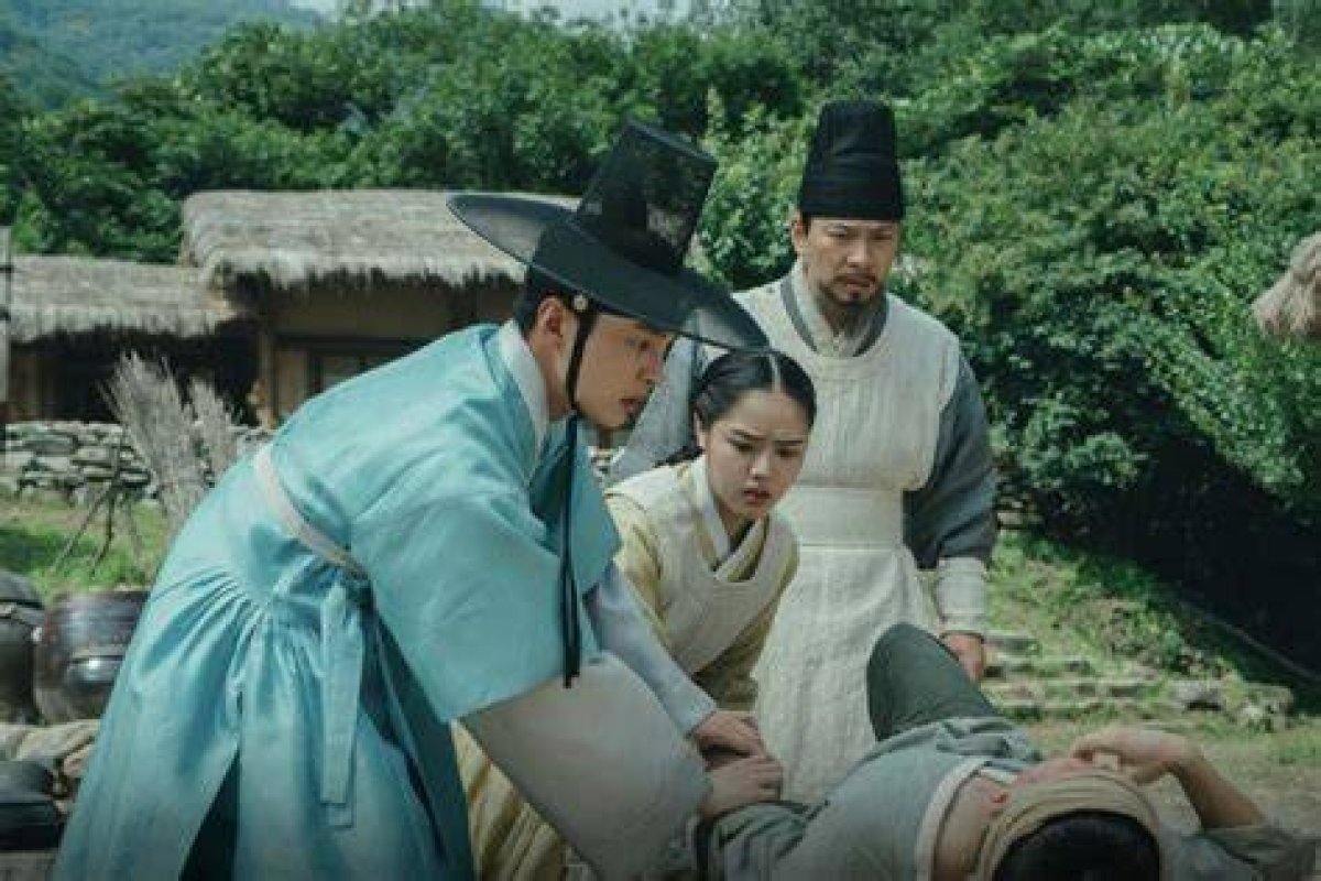 K-Drama Midseason Recap: Poong, the Joseon Psychiatrist – Amusing and Comforting Period Medical Drama Finds Its Feet