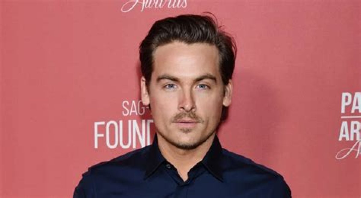 Kevin Zegers Height, Weight, Body Measurements, Shoe Size