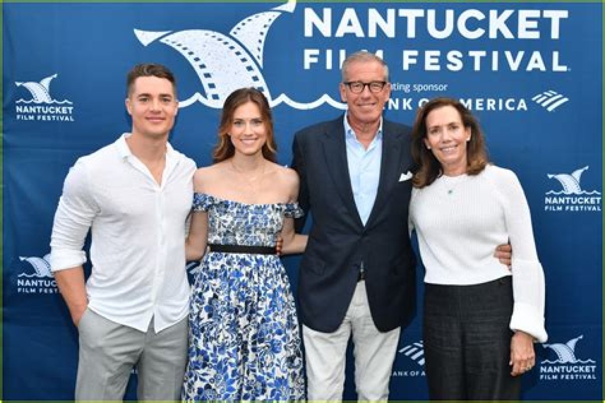 Knowing Alexander Dreymon’s Parents, Family, and Siblings