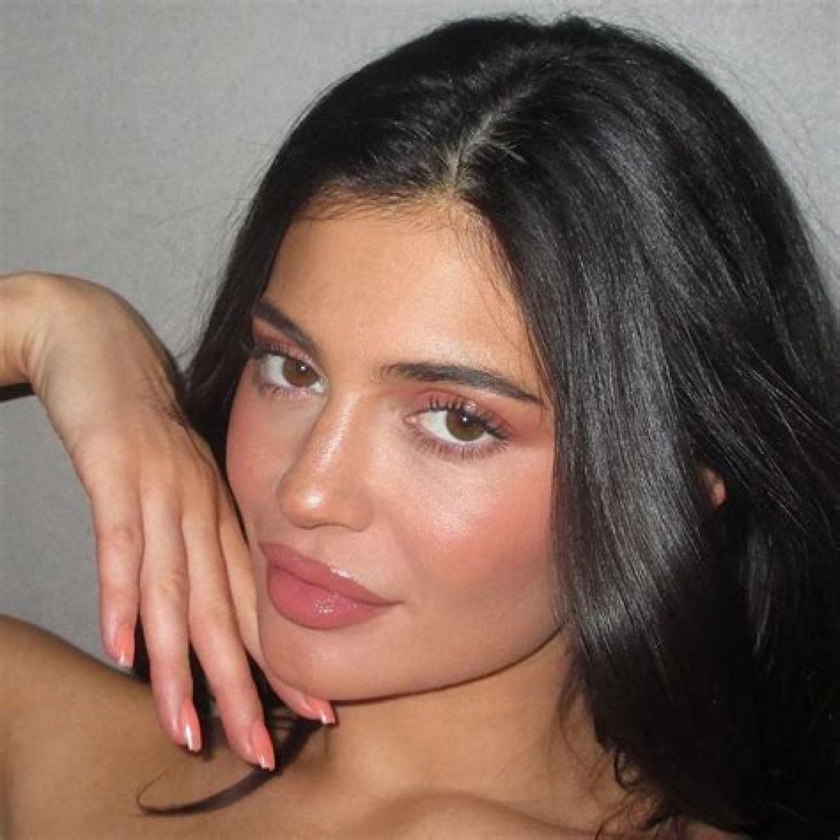 Kylie Jenner's Stunning Victoria's Secret Costume: a Fashion Icon's Tribute