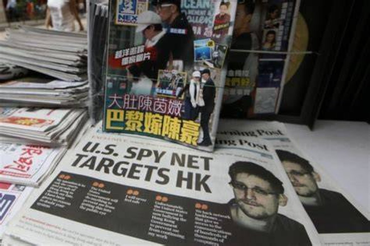 Latest Updates: World Reacts After Edward Snowden Says Plans to Stay in Hong Kong