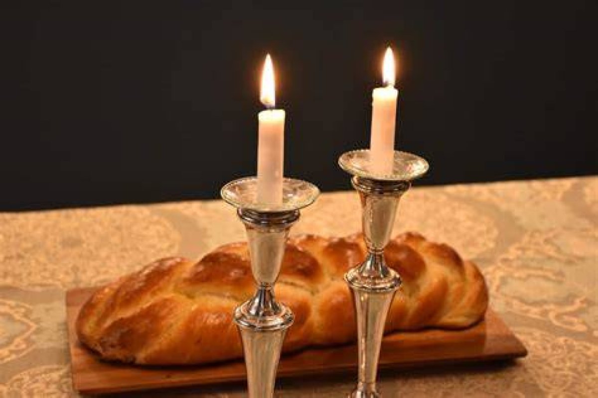 Lighting Shabbat Candles | My Jewish Learning