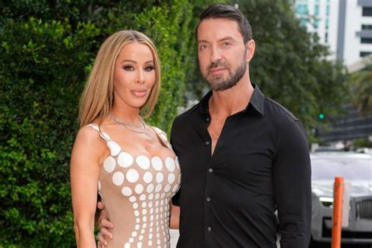 Lisa Hochstein and New Boyfriend Jody Glidden Go Ig Official