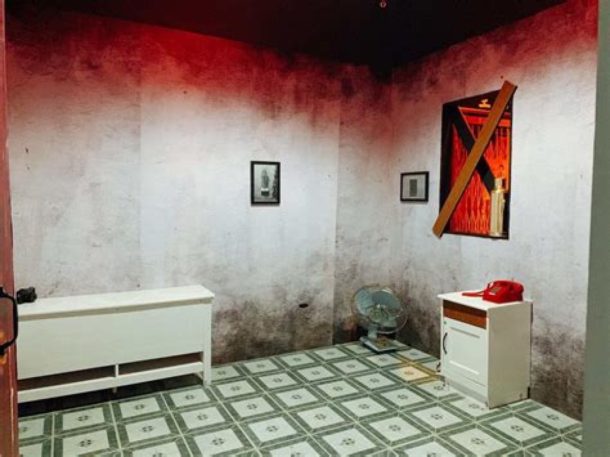 Lost Hong Kong Escape Room Review: Solving Puzzles in the Dark Is More Fun with Friends - Yp