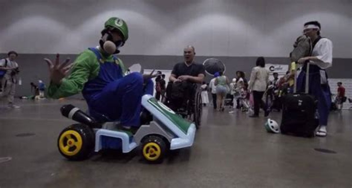 Luigi's Death Stare Terrorizes Anime Expo 2014 in Hilarious New Video