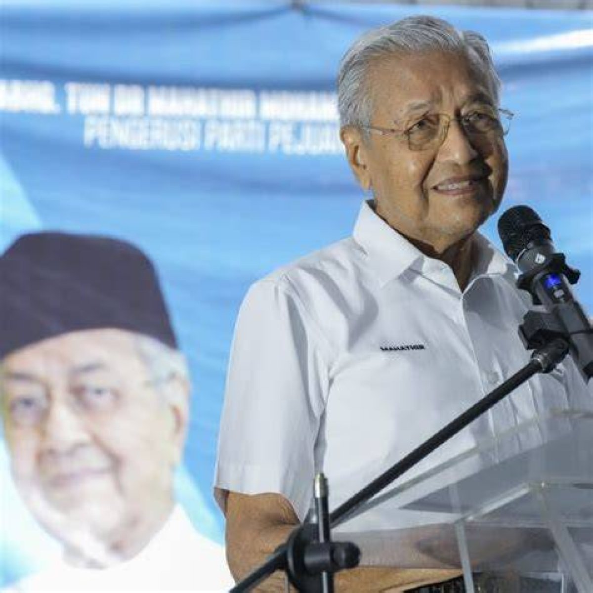 Malaysia’s Mahathir Slams Anwar over Corruption Probe Against Son Mirzan, Challenges Government to Charge Him