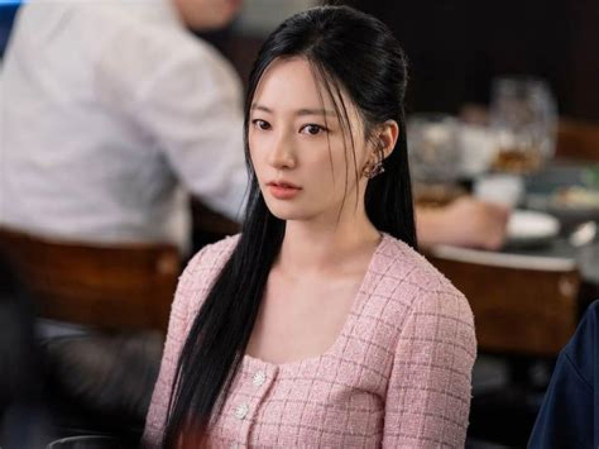 Marry My Husband’s Song Ha Yoon’s Alleged School Violence Victim Slams Actress with Further Accusations