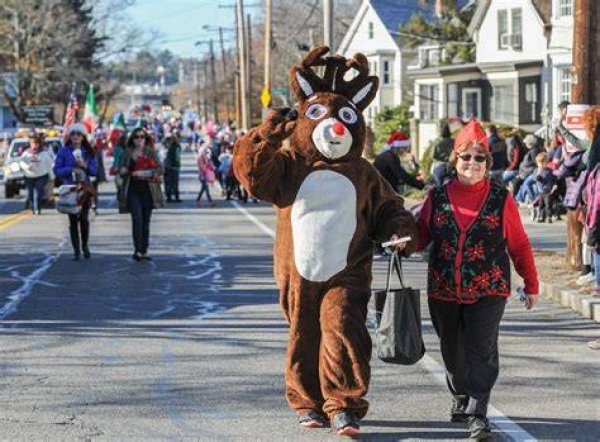 Methuen Santa Parade | Macaroni Kid Merrimack Valley
