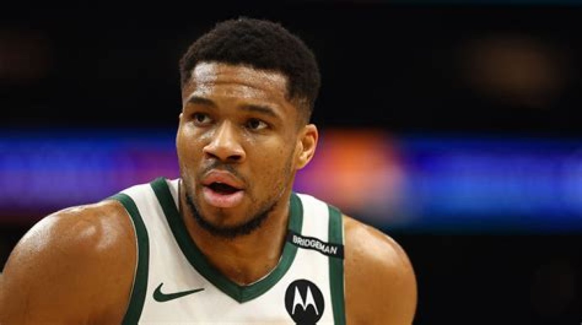 Milwaukee Bucks Injury Report: Will Giannis Antetokounmpo Play Against Memphis Grizzlies Tonight? Deets Inside