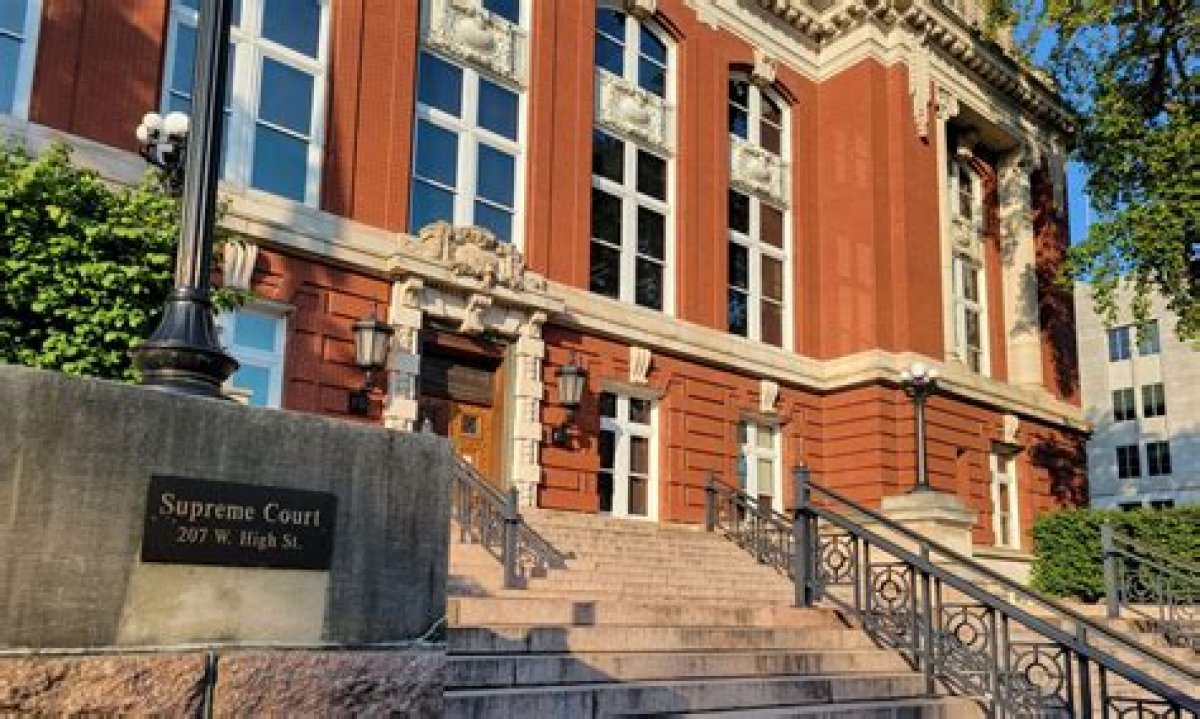 Missouri Supreme Court Places Gun-Waving Couple on Probation as Practicing Attorneys