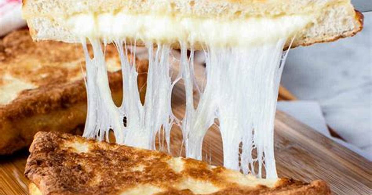 Mozzarella in Carrozza: Fried Grilled Cheese Deliciousness