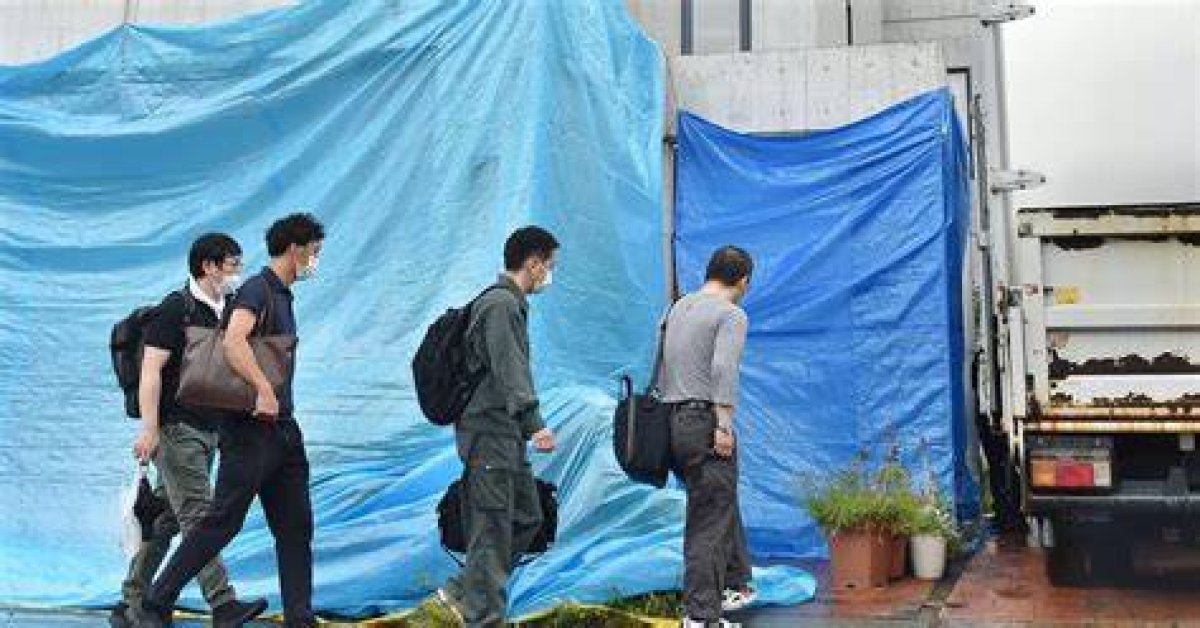 Mystery of Headless Man Found in Japanese Love Hotel, Police Seek Small Person Wearing Wide-Brimmed Hat