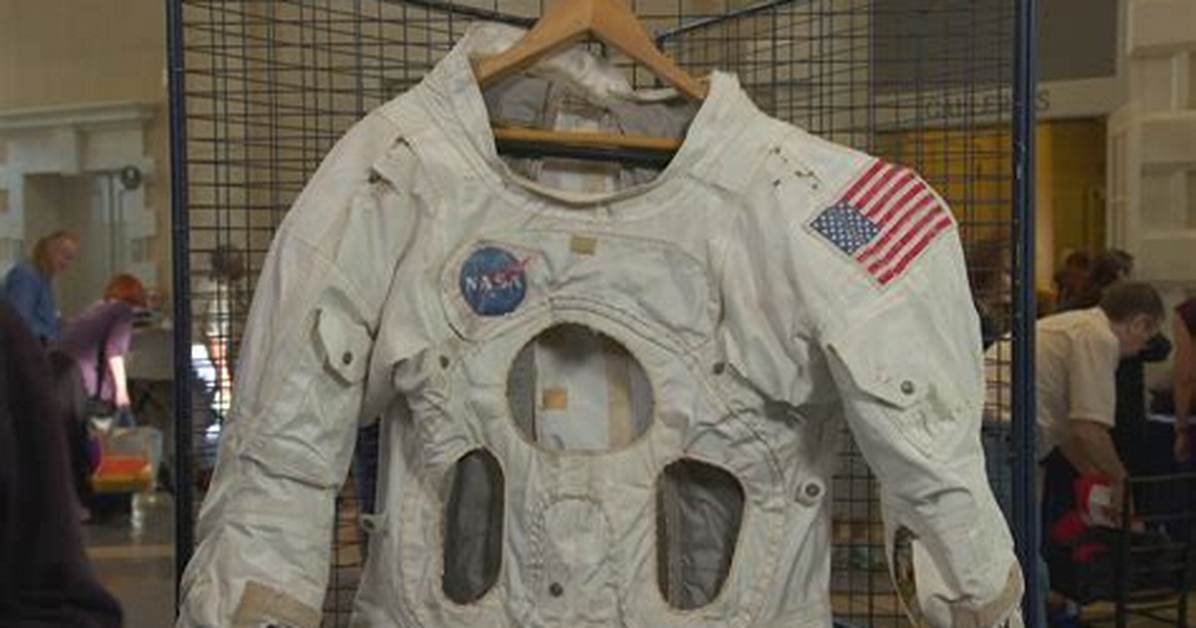 Nasa A7-L Apollo Suit, Ca. 1969 | Antiques Roadshow