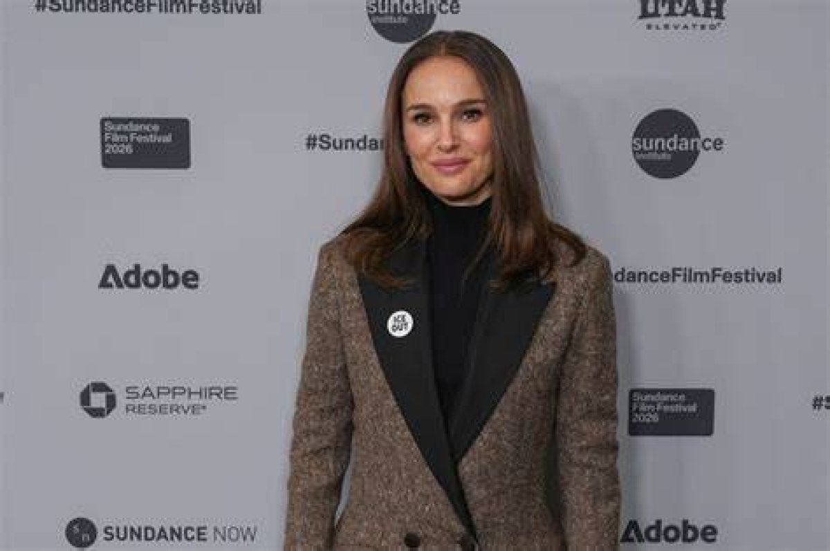 Natalie Portman's Emotional Moment at the Golden Globes