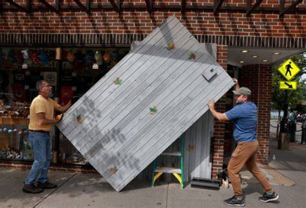 New Wrap: New England Braces for Impact of Hurricane Lee