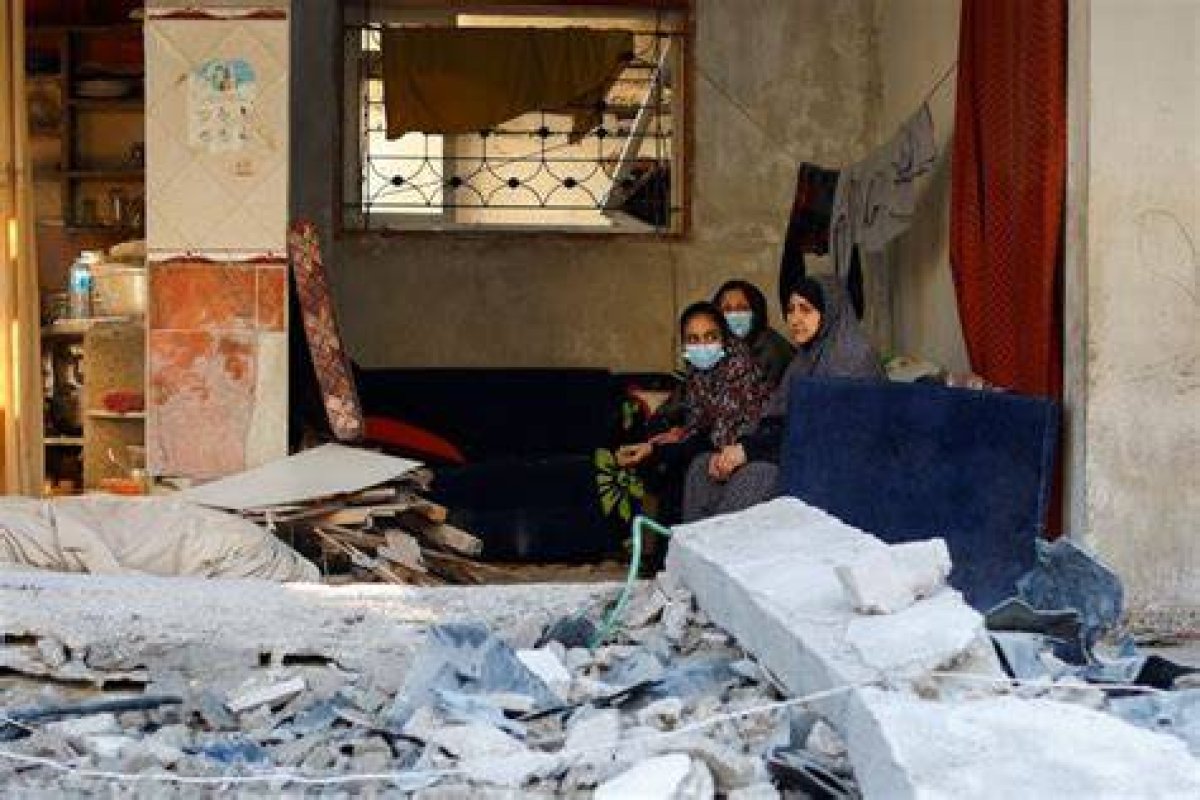 News Wrap: Israel Widens Offensive in Central Gaza After Flattening Much of the North