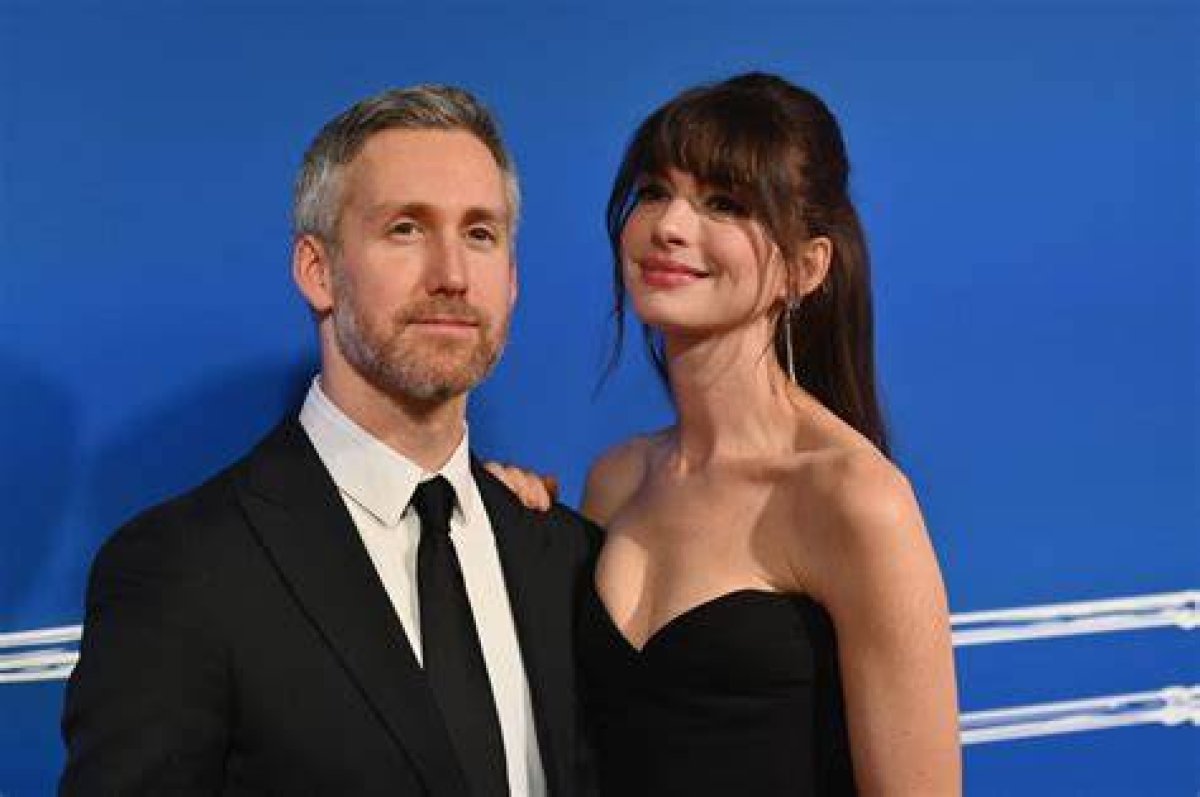 Odd Anne Hathaway Theory Claims She Time Travels and Married William Shakespeare