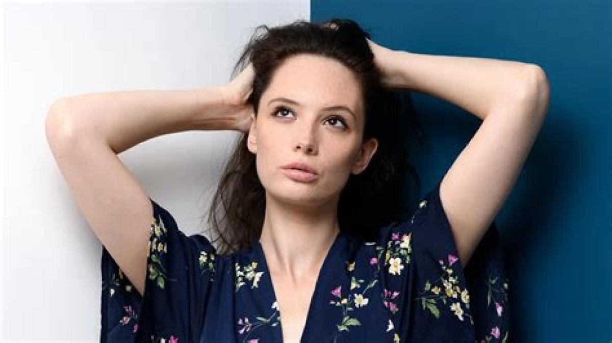 Olwen Kelly Age - Bio, Wiki, Height, Net Worth, Relationship (2023)