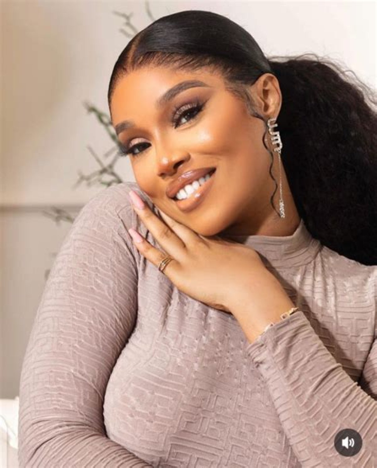 Onyi Alex: the Rising Star in the Entertainment Industry
