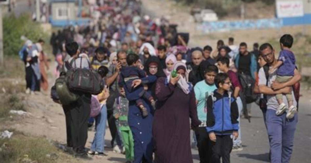 Palestinian Evacuees Say Thousands of People Sheltering at Shifa Hospital Have Fled After Strikes