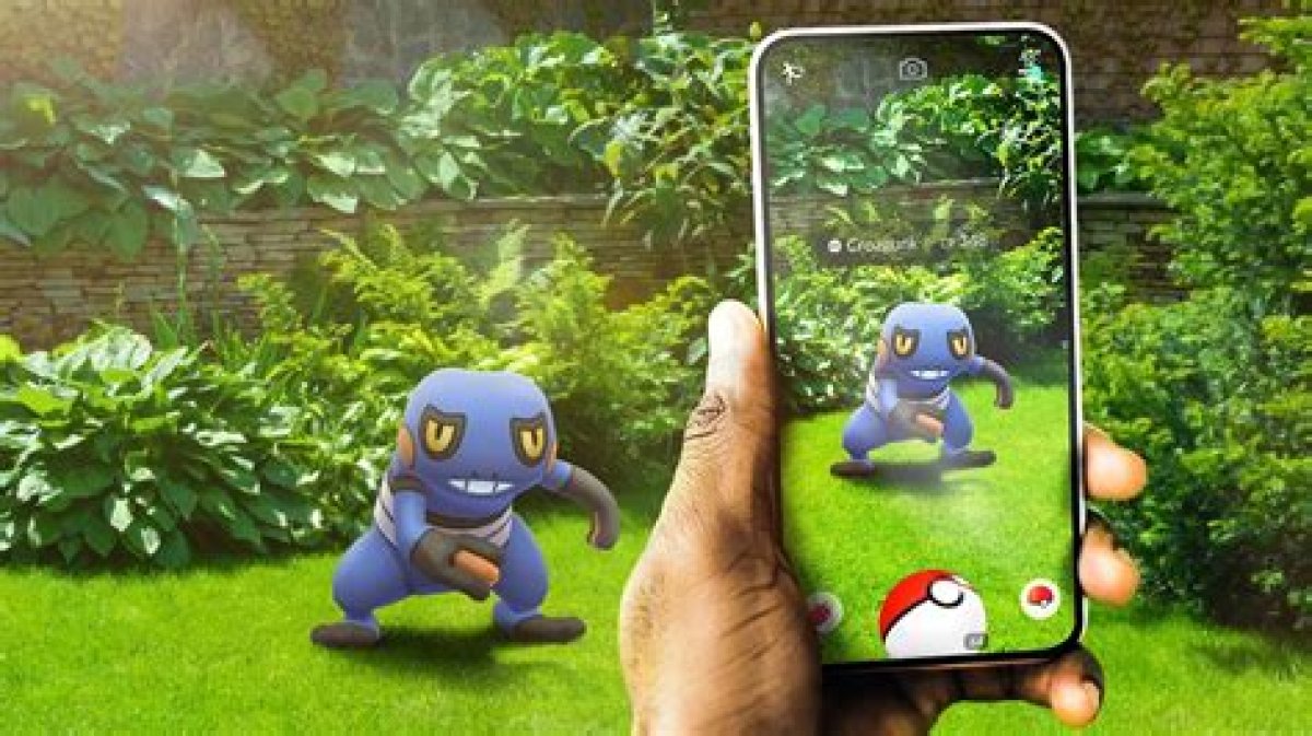 Pokemon Go Players Encounter Legendary Frogman