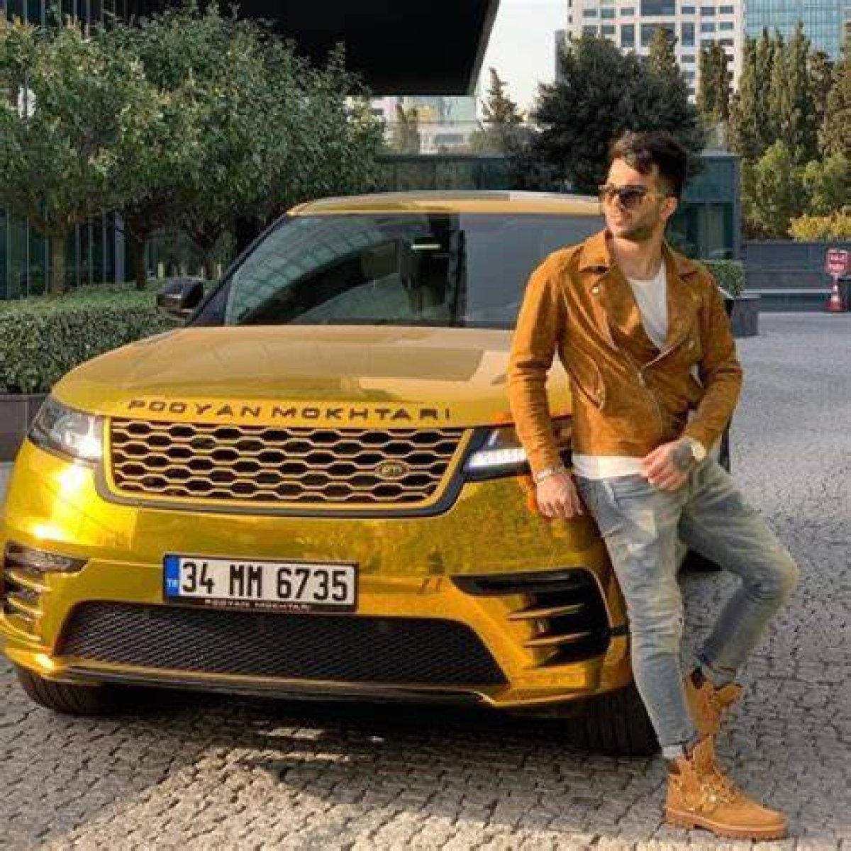 Pooyan Mokhtari Bio | Age, Wiki, Net Worth, Height, Girlfriend? |