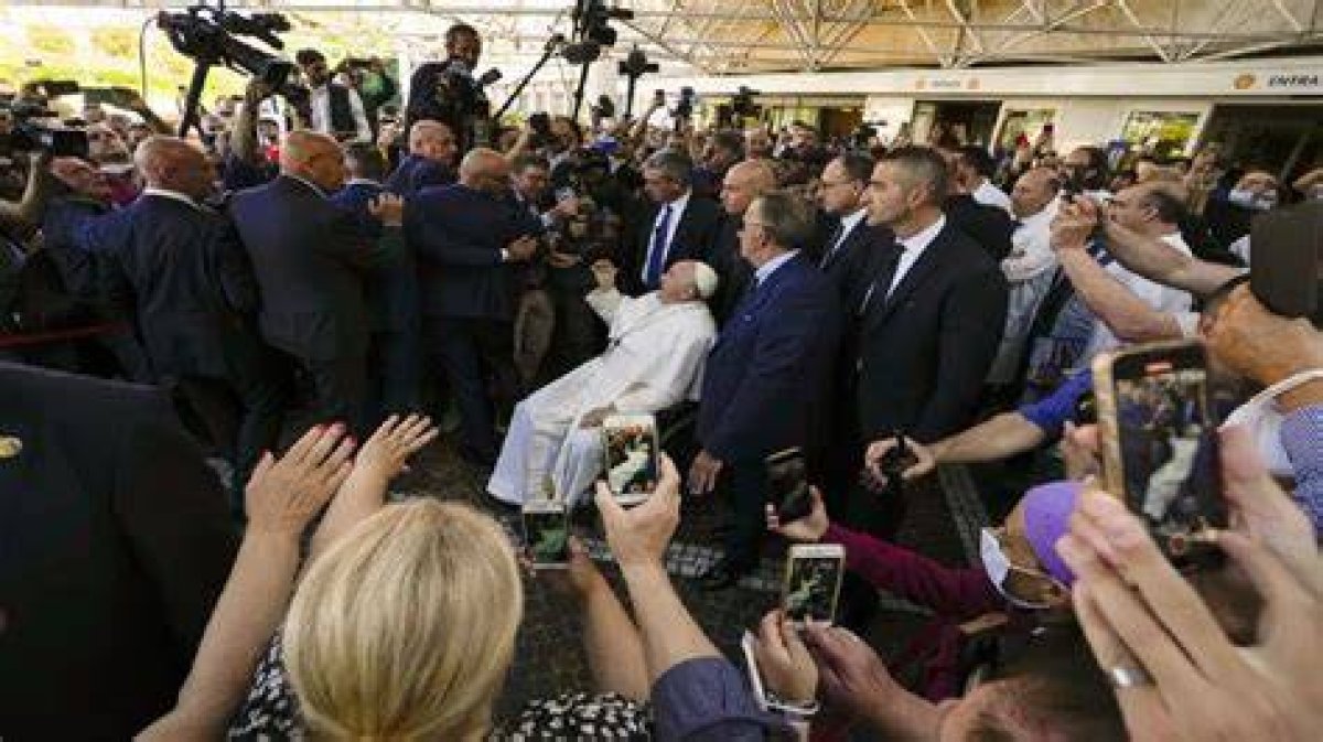 Pope Francis Discharged from Hospital 9 Days After Abdominal Surgery