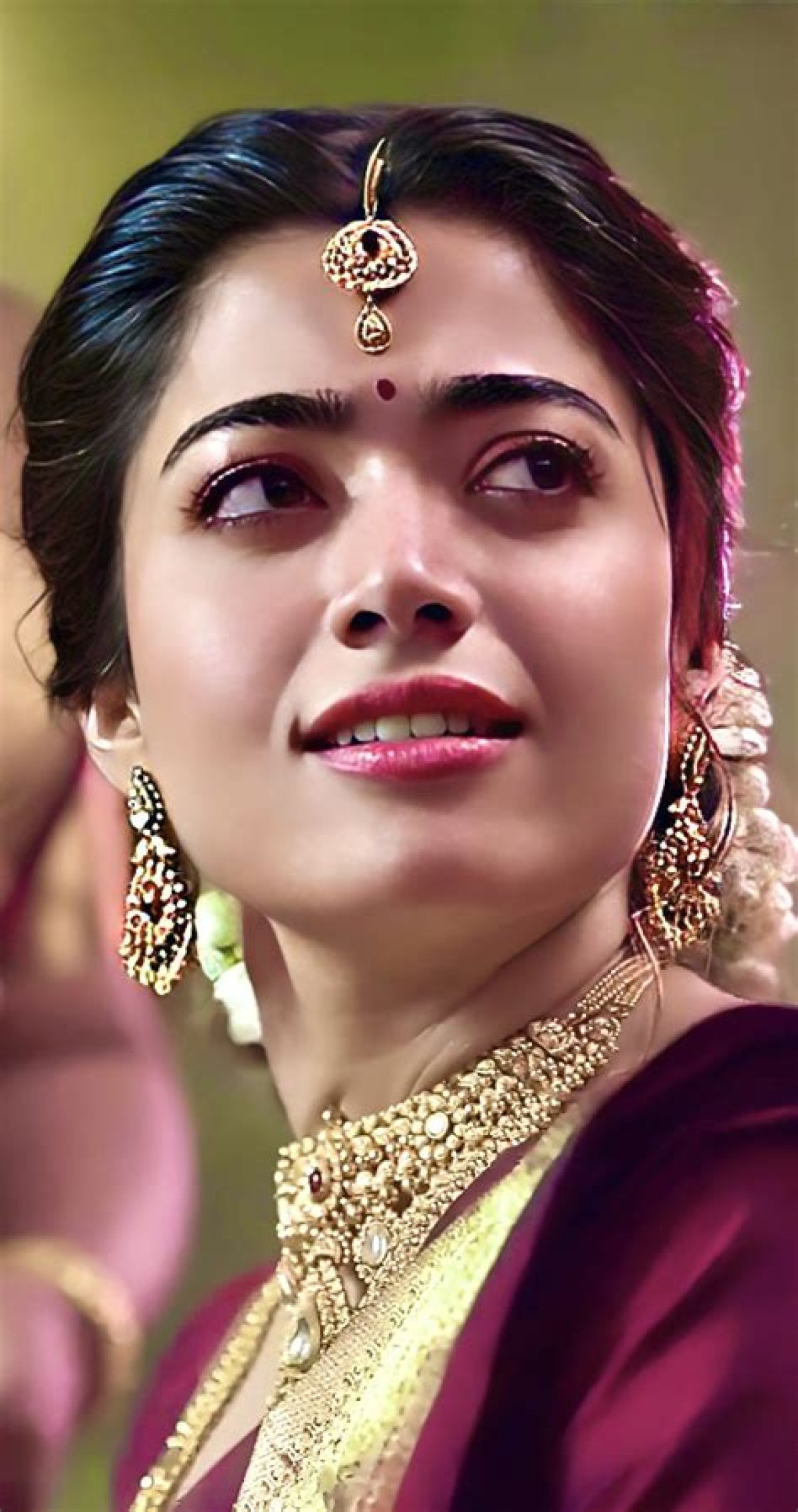 Rashmika Madanna Turns Retro Queen in Rs 2.25 Lacs Black Sea Coral-Inspired Gown, Crimped Hairstyle; We're in Love