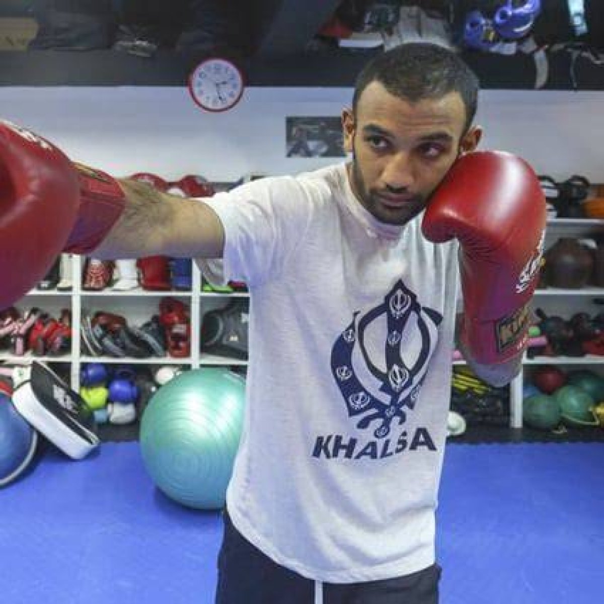 Rising Hong Kong-Born Sikh Boxer Taqdeer Singh Dreams of Fighting for His Home City