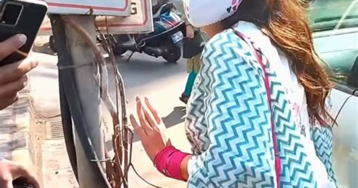 Sara Ali Khan Carries an Expensive Balenciaga Arm-Candy Worth Rs 2.03 Lakh to Ace Her Airport Ootd