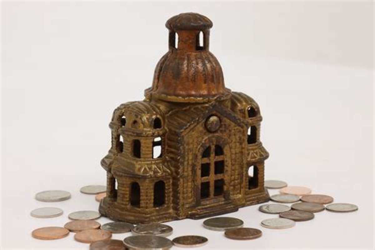 Southern Tier Treasures | Cast Iron Coin Bank | Episode 10