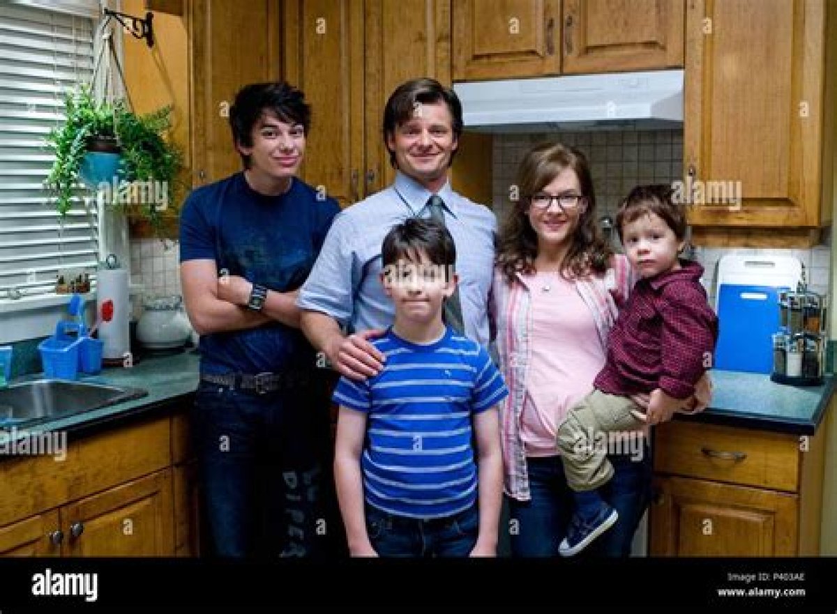Steve Zahn's Family Ties Explored