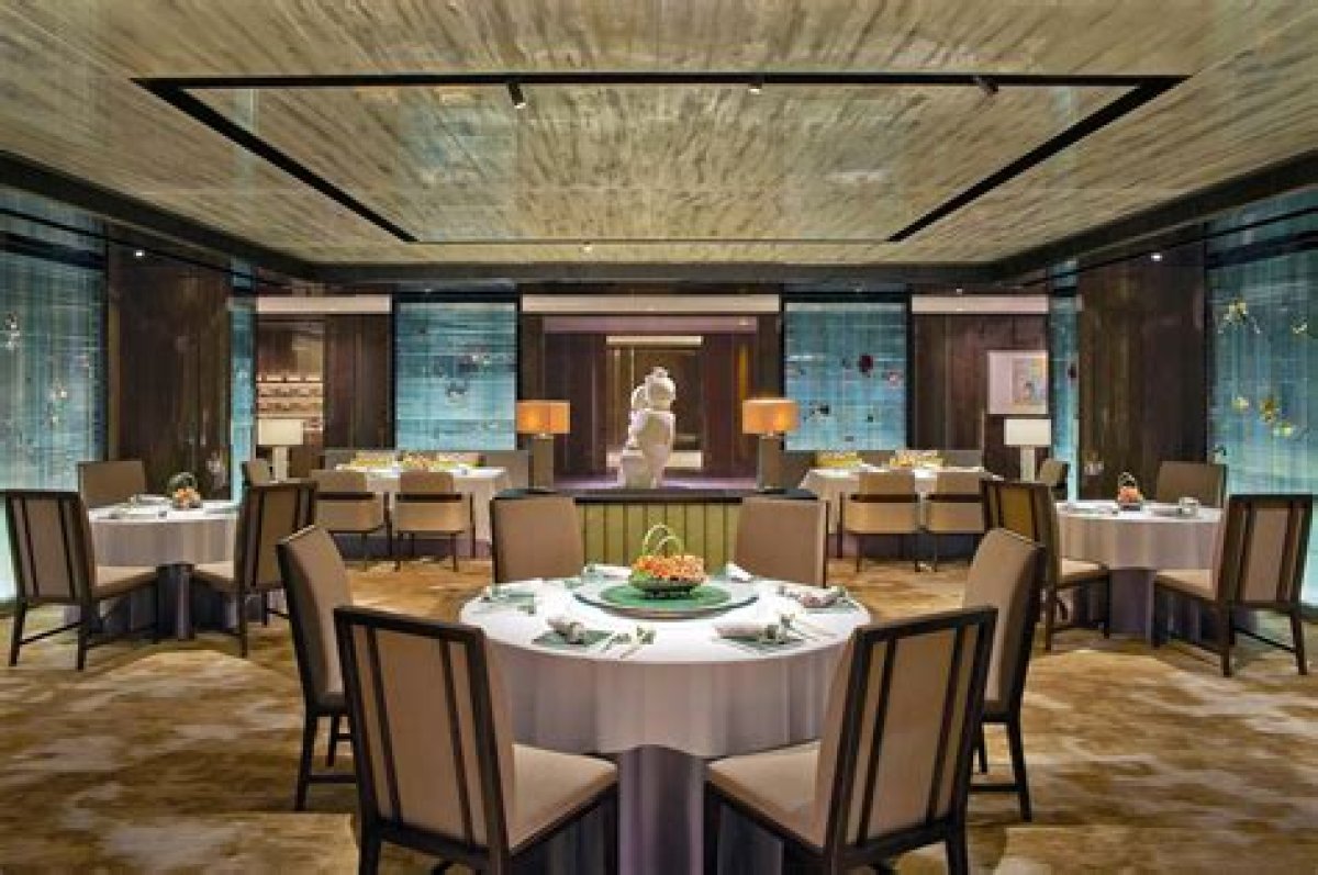 The Best Shanghainese Restaurant in Hong Kong, According to a Food Scientist and Shake Shack Executive Who Also Loves Sushi and Steak