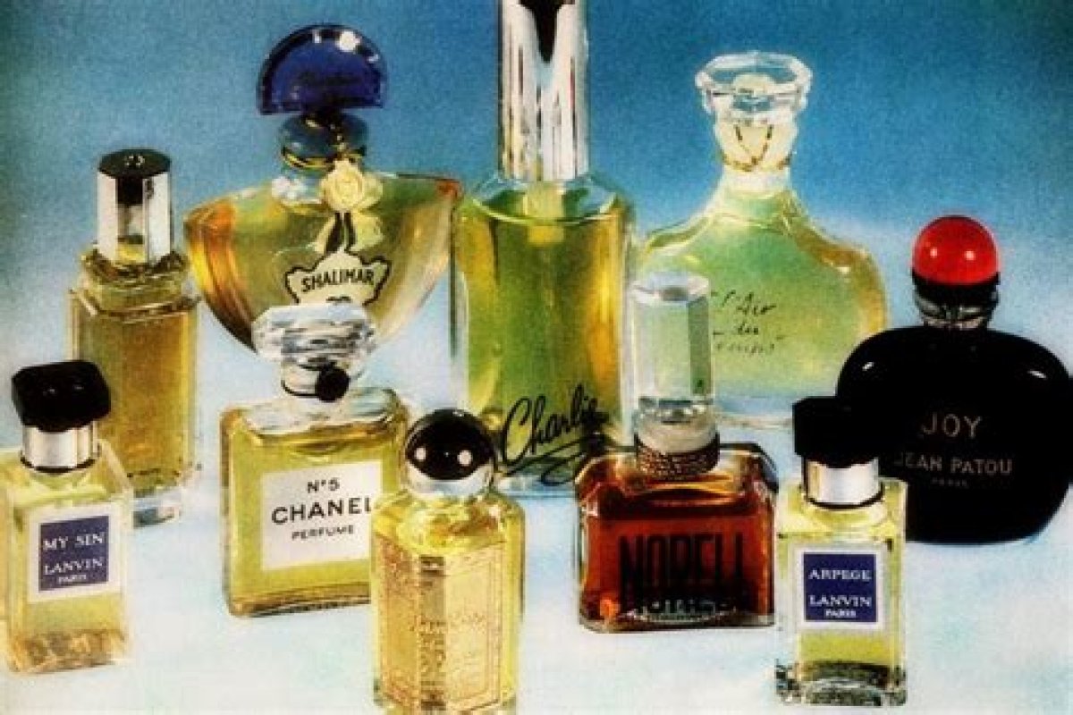 These Classic Perfumes Will Take You Back in Time