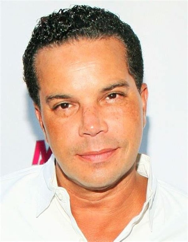 Troy Roberts Married, Wife, Gay, Family, Cbs, Salary, Net Worth, Height