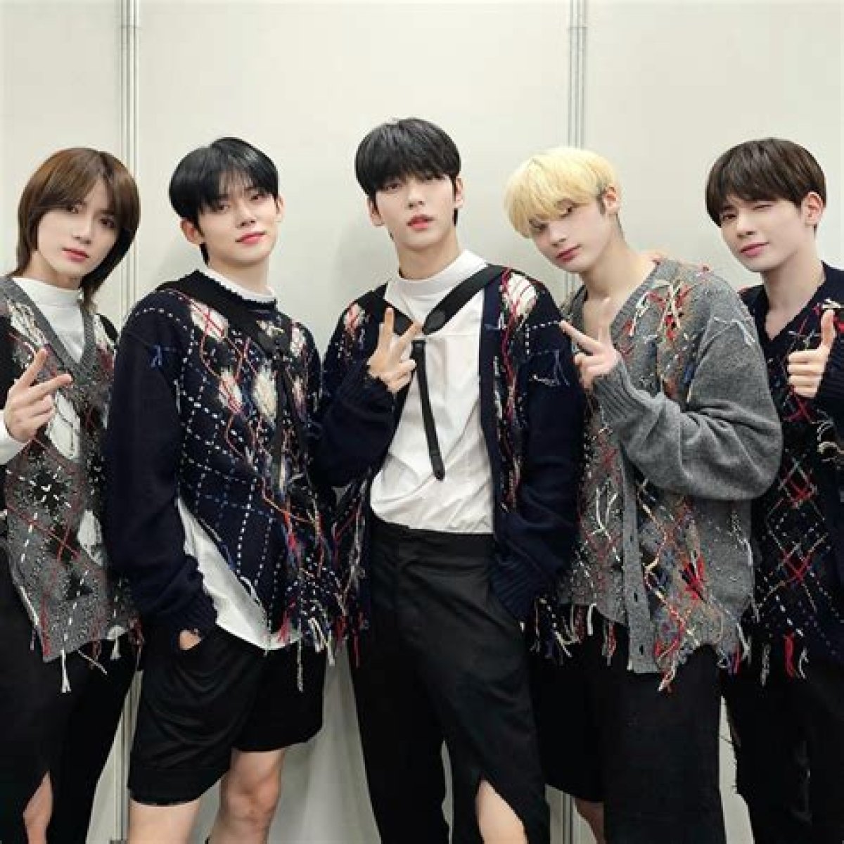 Txt Shows Edgy Side in the Name Chapter: Freefall's Latest Concept Clip Melancholy