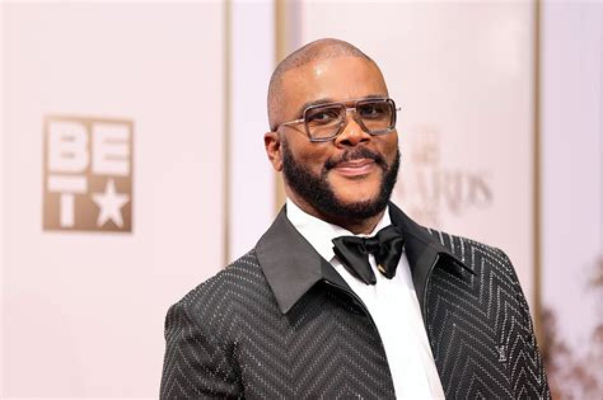 Tyler Perry's Romantic Life: Who Is He Dating?