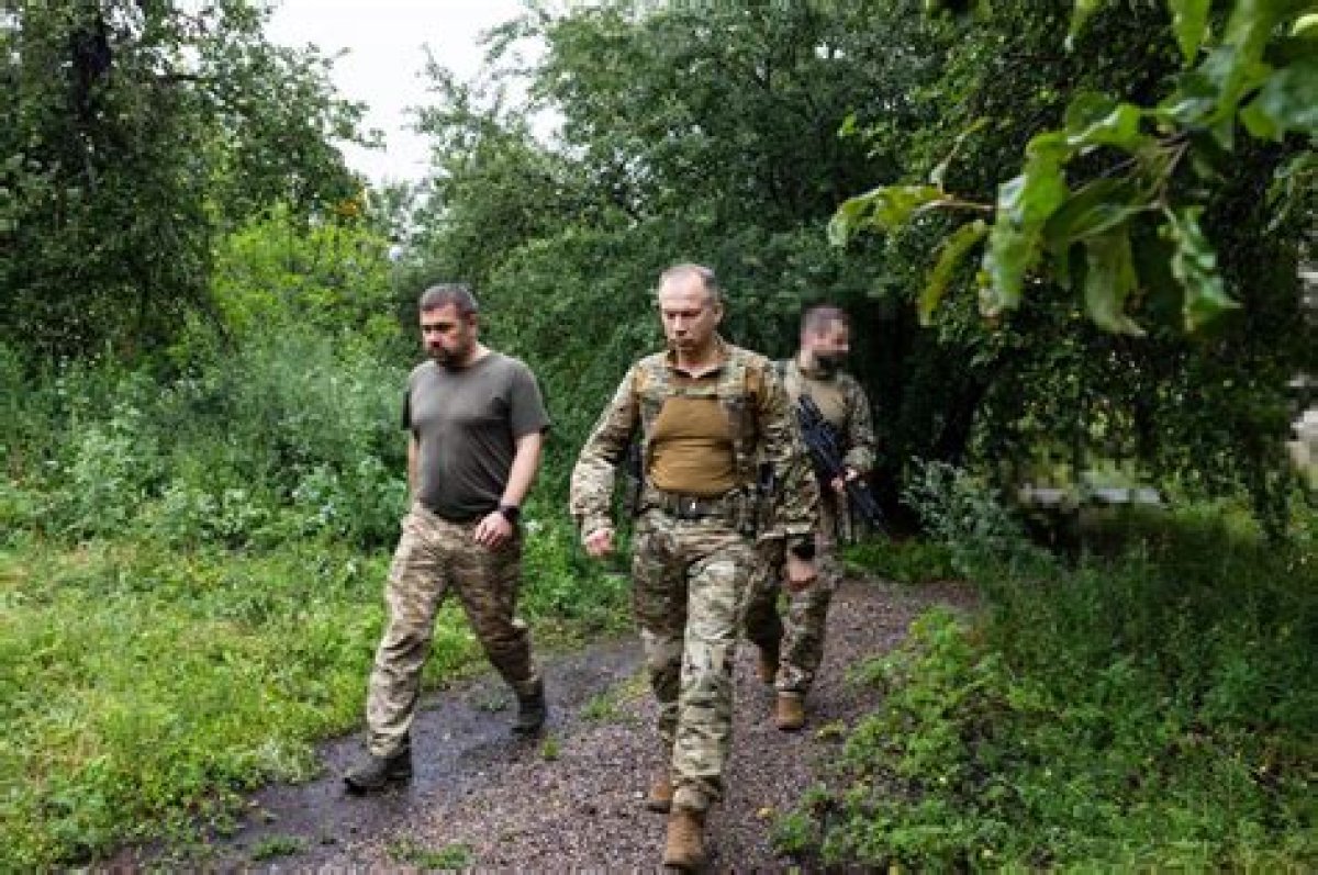 Ukraine Army Chief Warns of Front Line Pressure, as Forces Wait for Us Aid