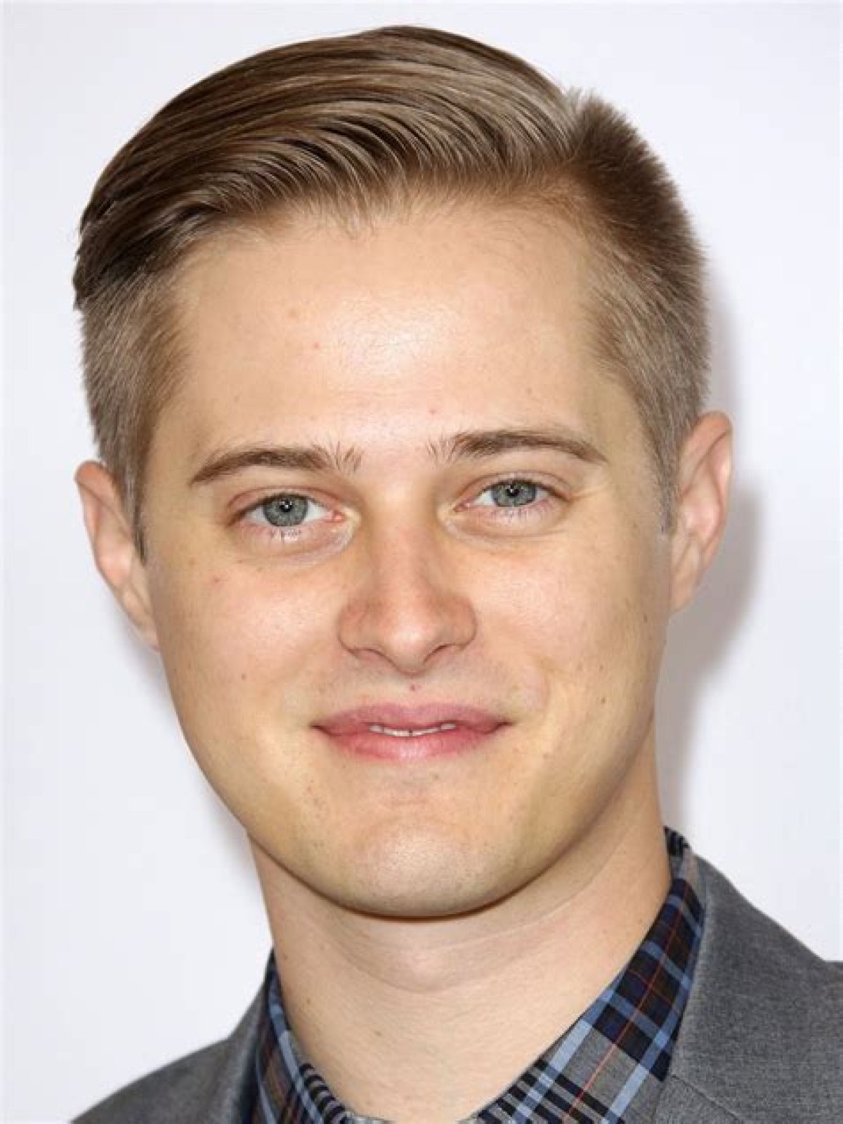 Unraveling the Mystery: Is Lucas Grabeel in a Relationship?