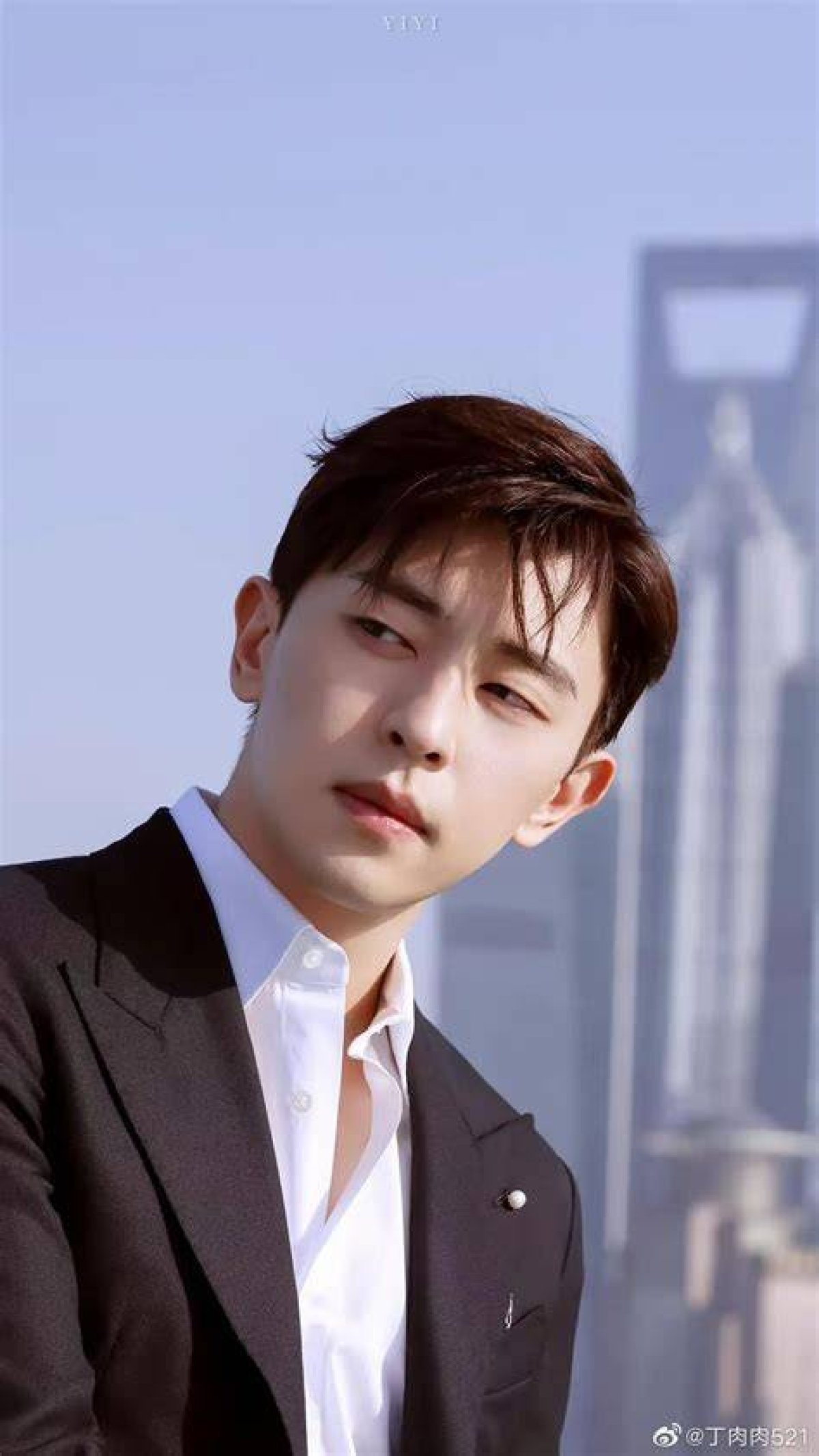 Unraveling the Mystery: Who Is Deng Lun's Wife?