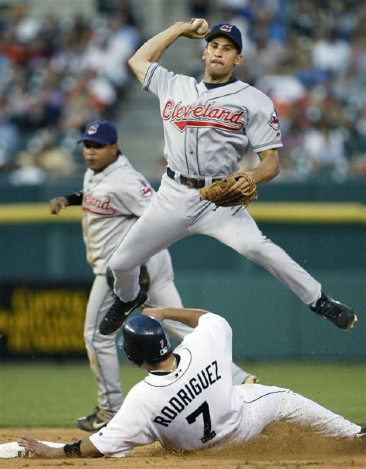 Vizquel Who's the Only Shortstop to Play in Four Decades of Mlb Games