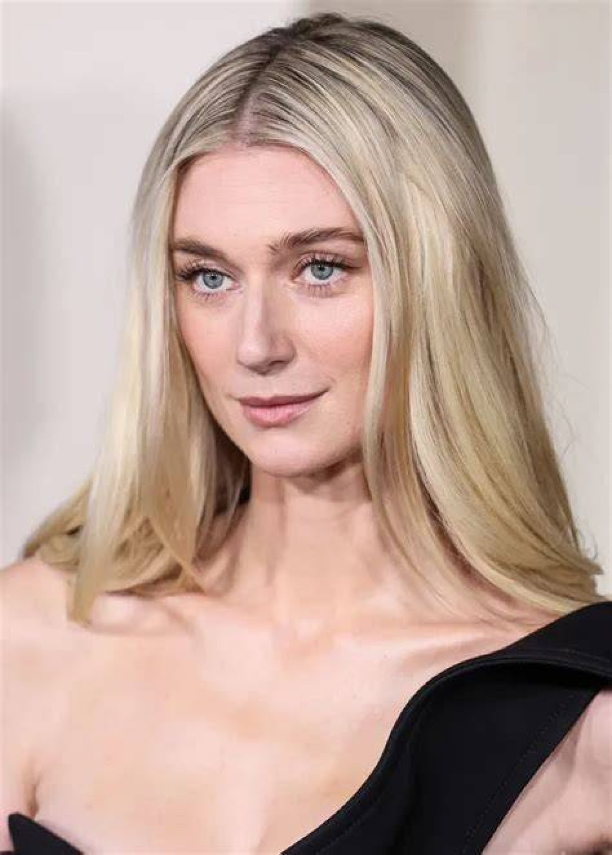 What Is Elizabeth Debicki’s Ethnicity? a Look at Her Early Life