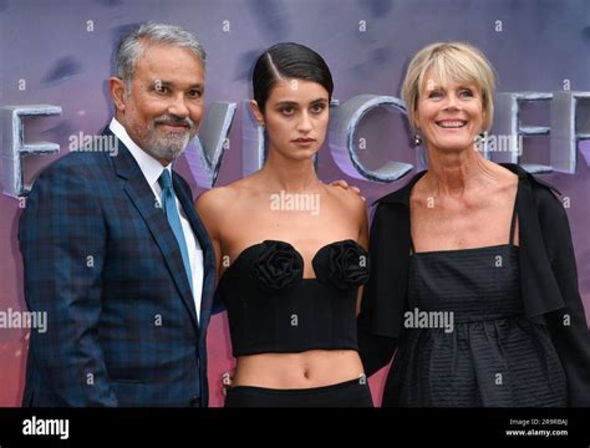 Who Are Anya Chalotra’s Parents? into Her Family and Origins