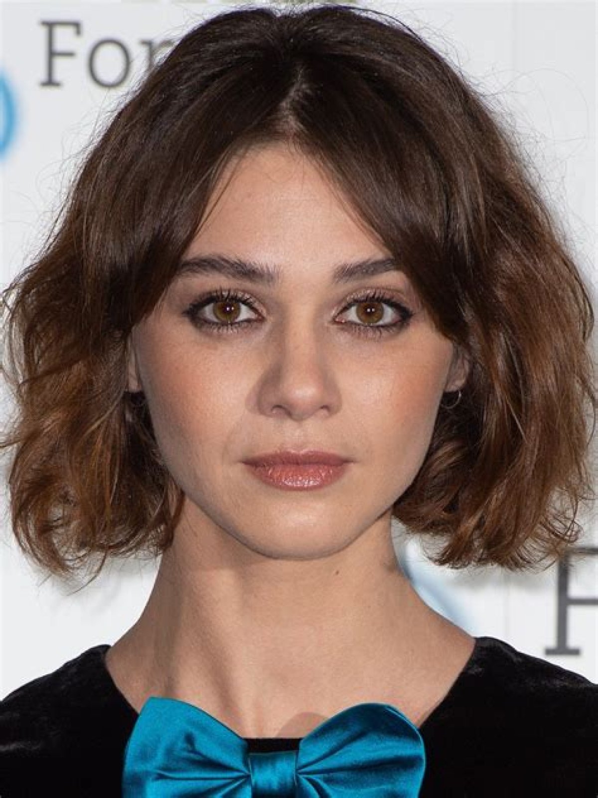 Who Is Actress Emma Appleton? Her Family, Age & More