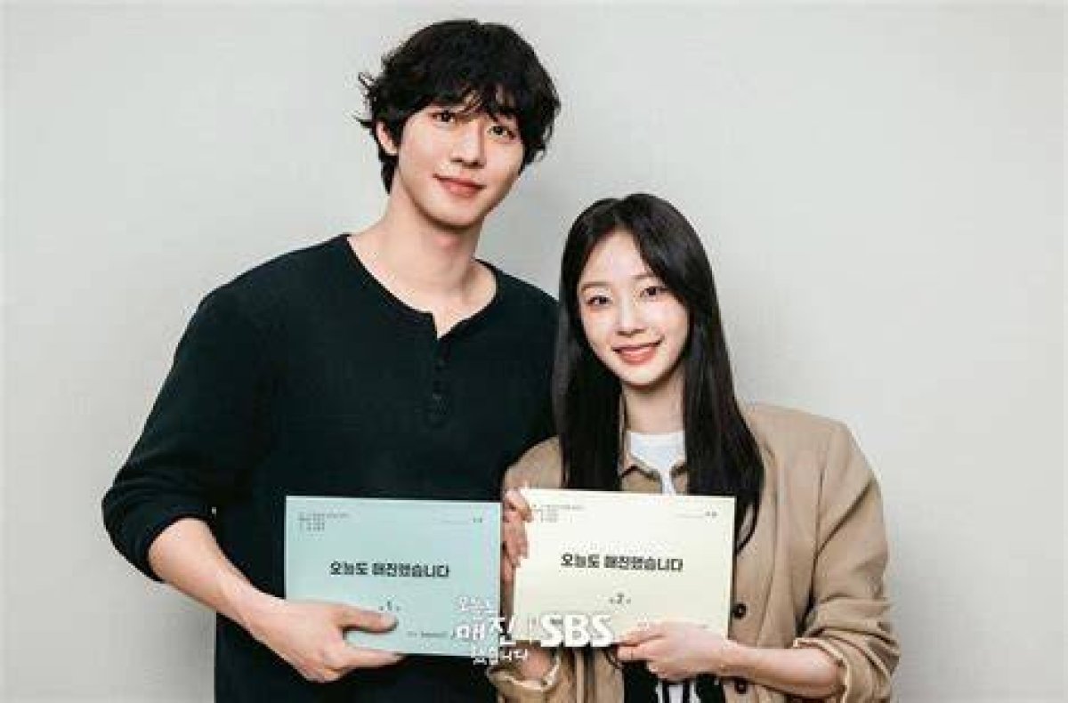 Who Is Ahn Hyo-Seop Dating – Ahn Hyo-Seop's Girlfriend & Exes