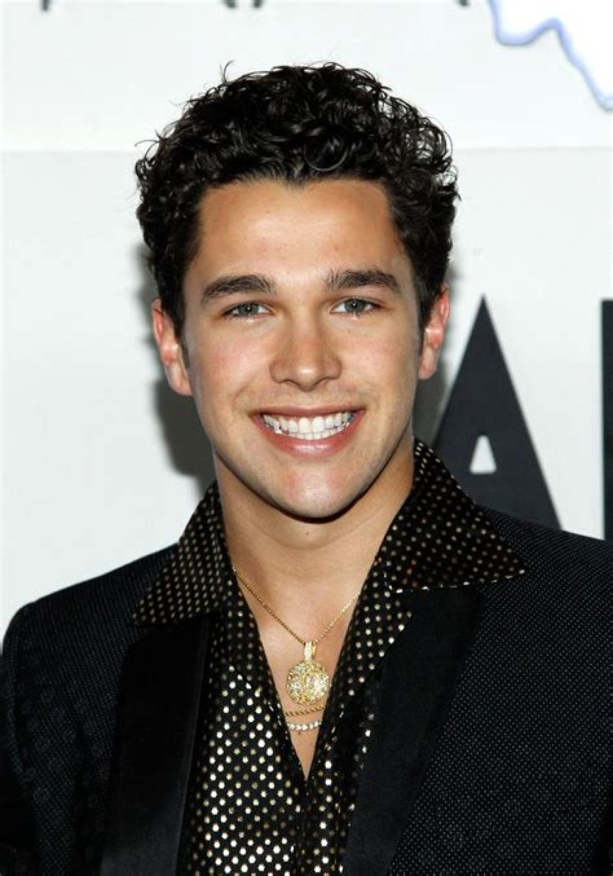 Who Is Austin Mahone Dating Now? into His Girlfriend List