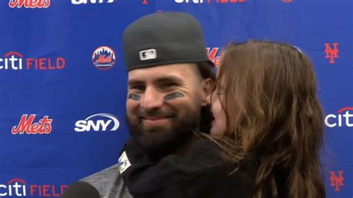 Who Is Jesse Winker Girlfriend? His Parents, Family, Networth, Salary
