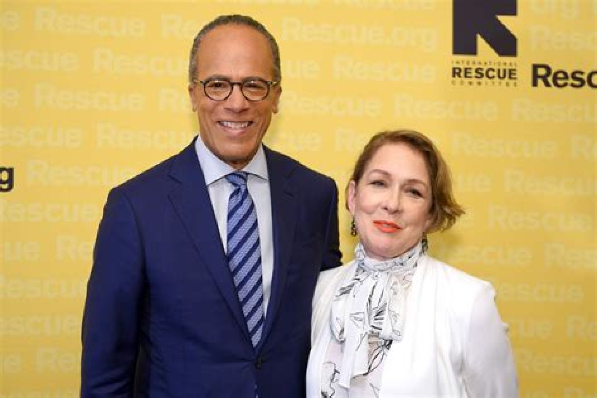 Who Is Lester Holt's Wife Carol Hagen? Her Age, Birthday & More